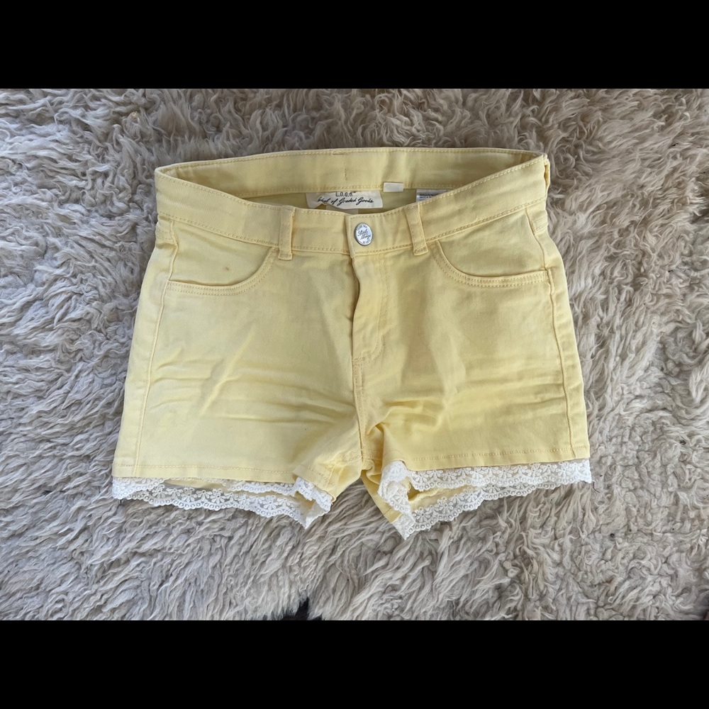 Girls yellow with lace trim shorts